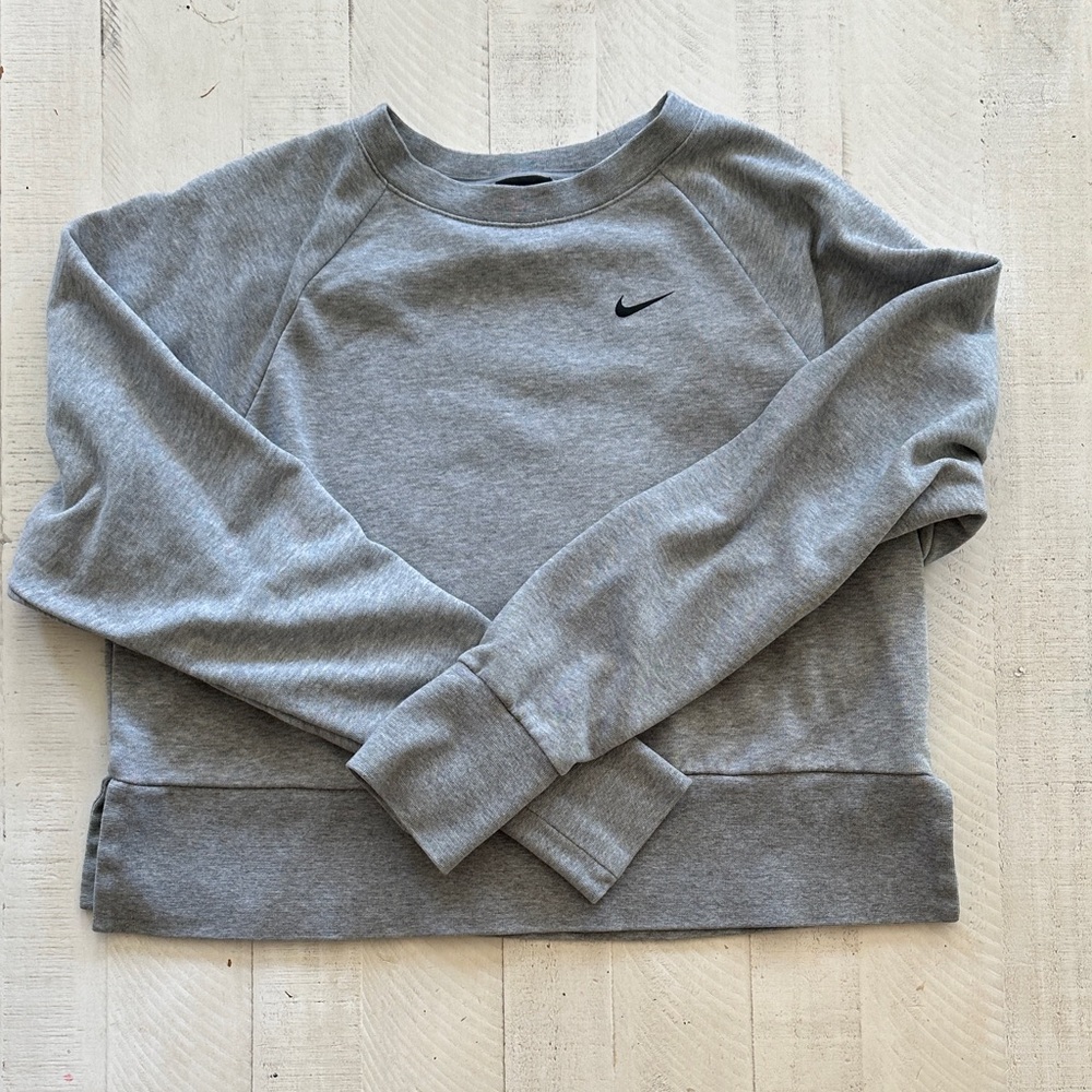 Nike Women's Heather Gray Crew Neck Cropped Sweater